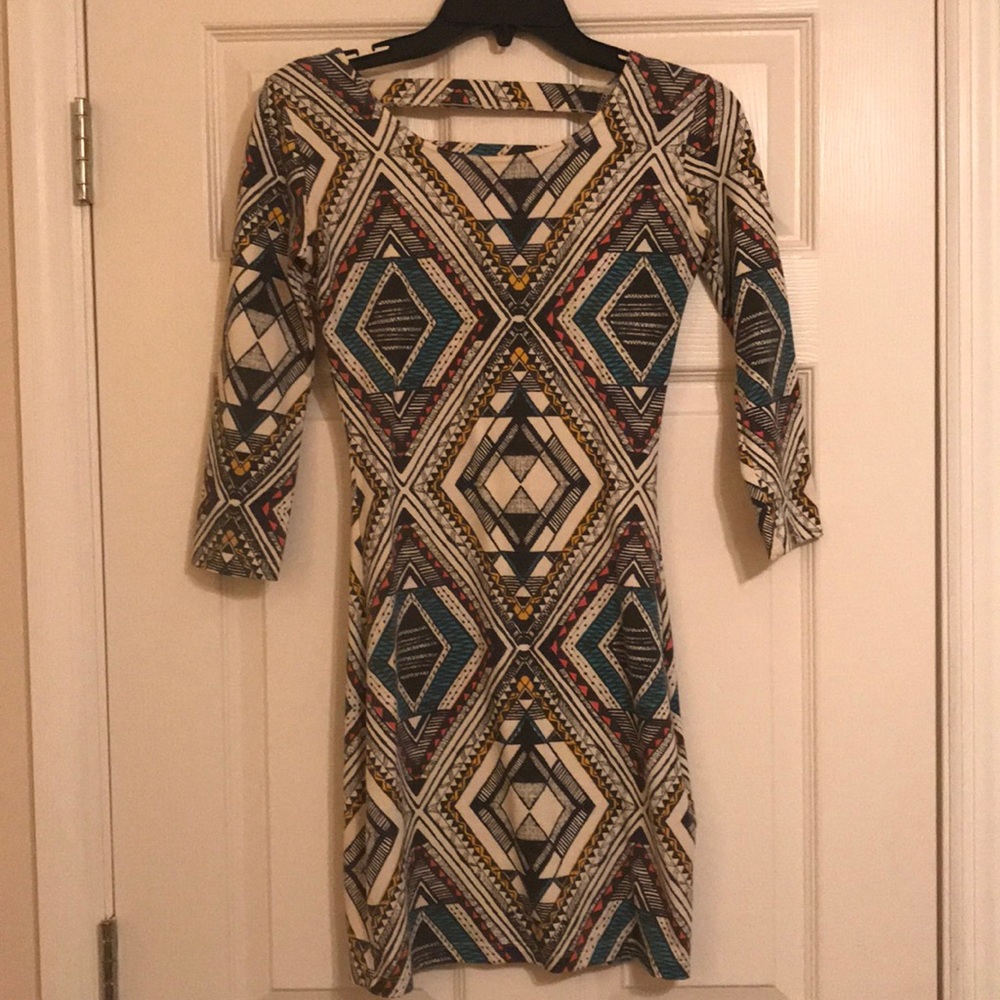 Gorgeous like new condition fitted print dress